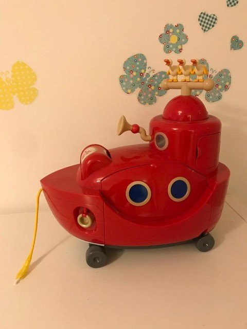 twirlywoos big red boat activity toy